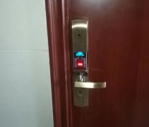防盗门要挑好,防盗锁得挑
